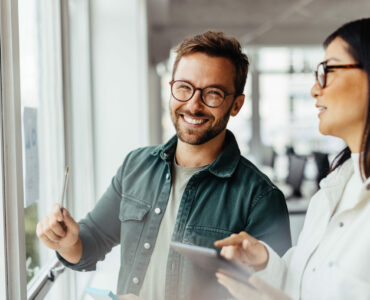 people brainstorming